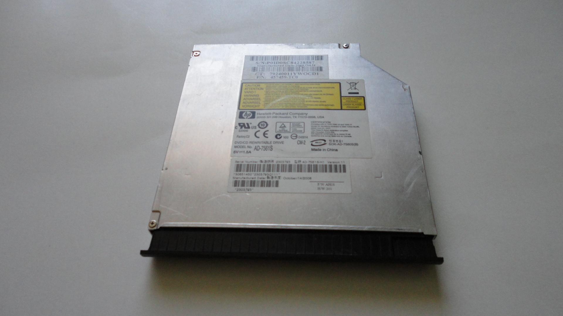 Compaq .Interface SATAType LightScribe, DVD±RW Dual LayerModel