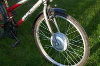 Rower hybrydowy �adowany odnawialn� energi� elektryczn�.