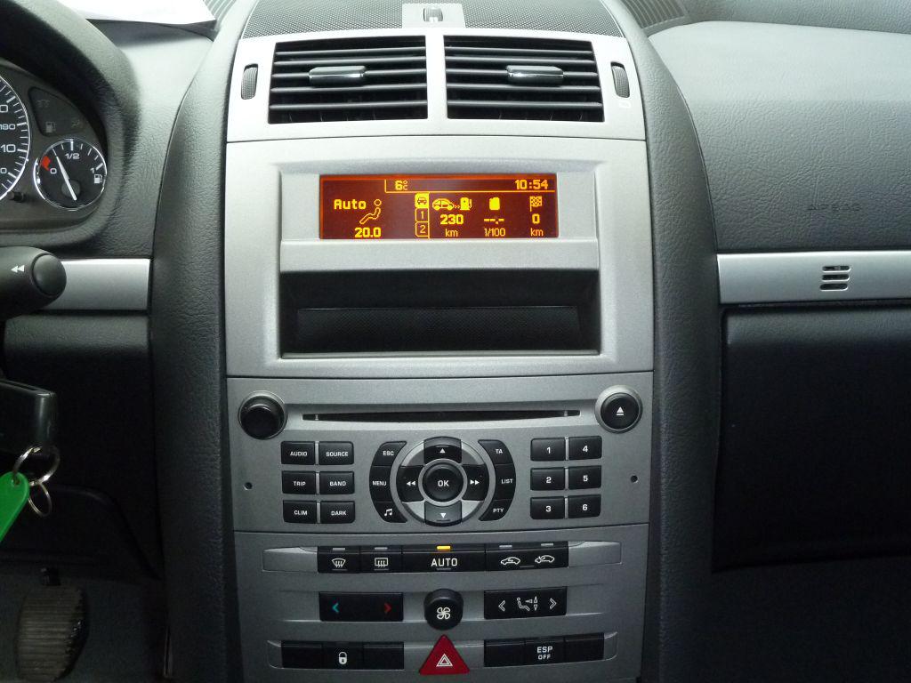 Radio samochodowe z wyjściem na skrzynie Peugeot 407