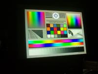 Jak oszuka� projektor, �eby pracowa� bez lampy?