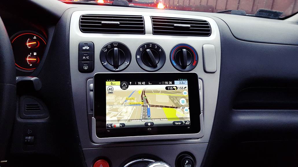 Tablet jako system multimedialny samochodu elektroda.pl
