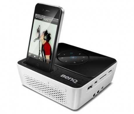 BenQ Joybee GP2 - przeno�ny miniprojektor z dokiem dla iPhone'a/iPoda