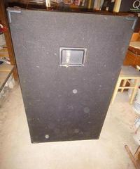 [Sprzedam] Subwoofer by� u�ywany w PUB-ie na sali o powierzchni oko�o 70 m2.