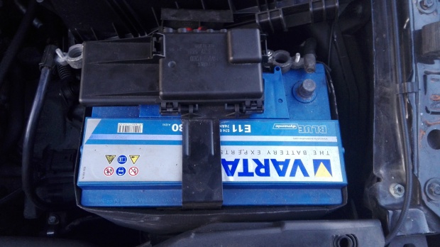 VW Bora 1.9 TDI Wymiana akumulatora elektroda.pl