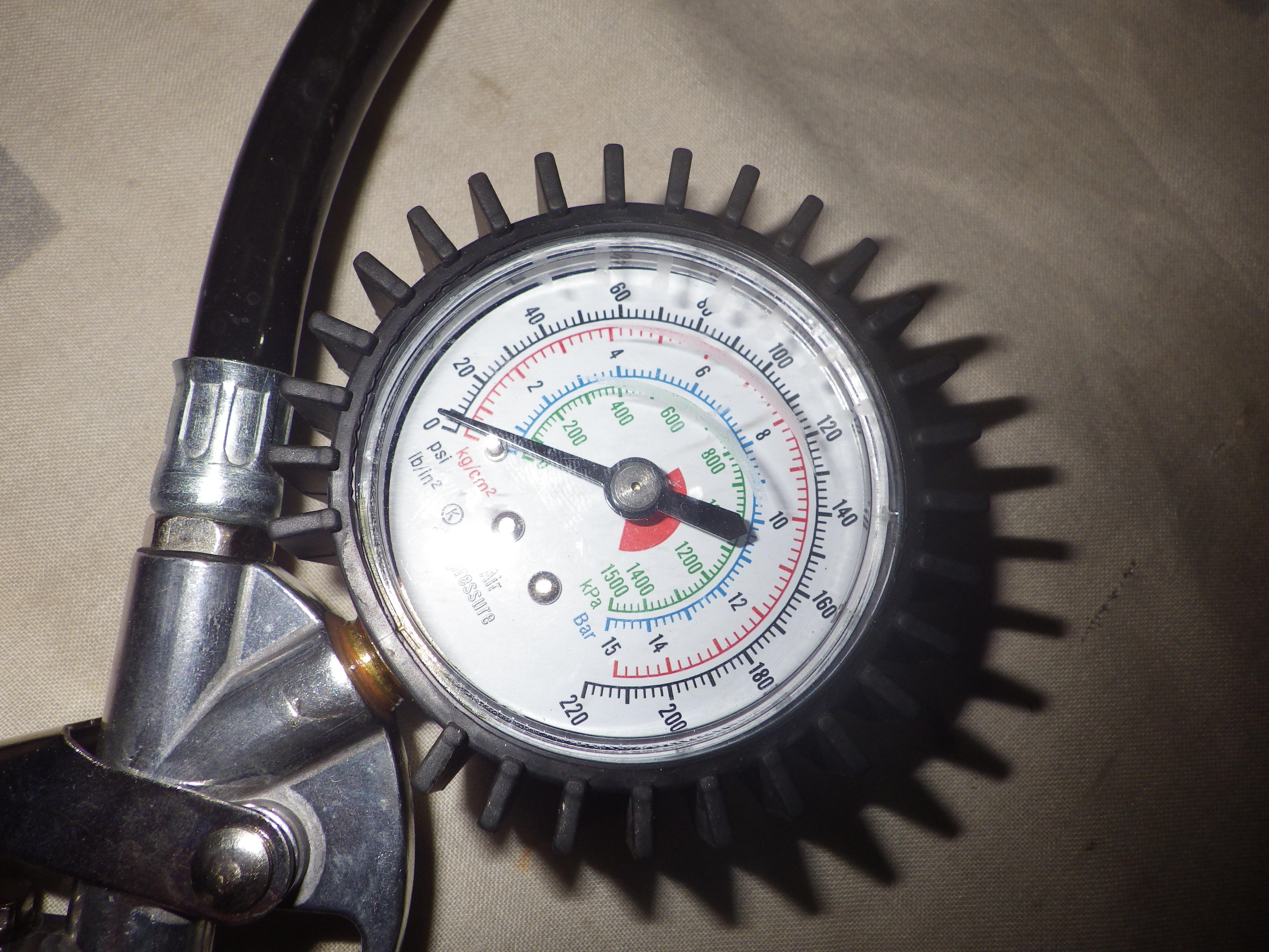 how-to-use-this-tool-to-measure-the-air-pressure