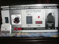 Prostownik z p�ynn� regulacj�