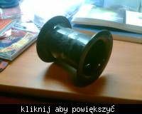 BR buczy powietrze przy większej głośności.