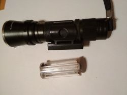 Prosty sposób na zmianę zasilania latarki z 3xAAA na Li-Ion 18650 Prosty sposób na zmianę zasilania latarki z 3xAAA na Li-Ion 18650