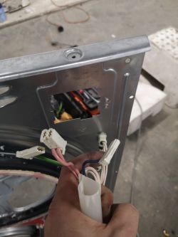 Electrolux EDH97981W - gdzie podłączyć kostkę, schemat instalacji