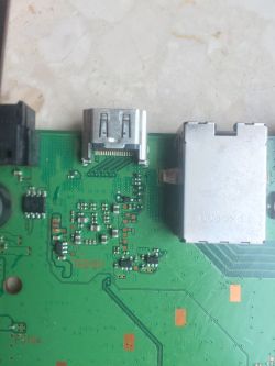 Szukam schematu płyty głównej PS4 - uszkodzone wejście HDMI i brakujące komponenty