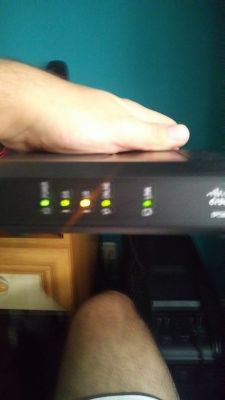 Modem Cisco EPC3008 - diody się zapalają i od razu gasną