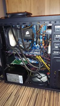 Moja recenzja chłodzenia hybrydowego procesora i karty grafiki w małej obudowie.