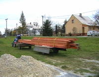 DIY: Jak przewieźć 13 m3 drzewa na budowę za pomocą traktora?