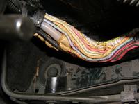 Co decyduje o wzbudzeniu alternatora ?