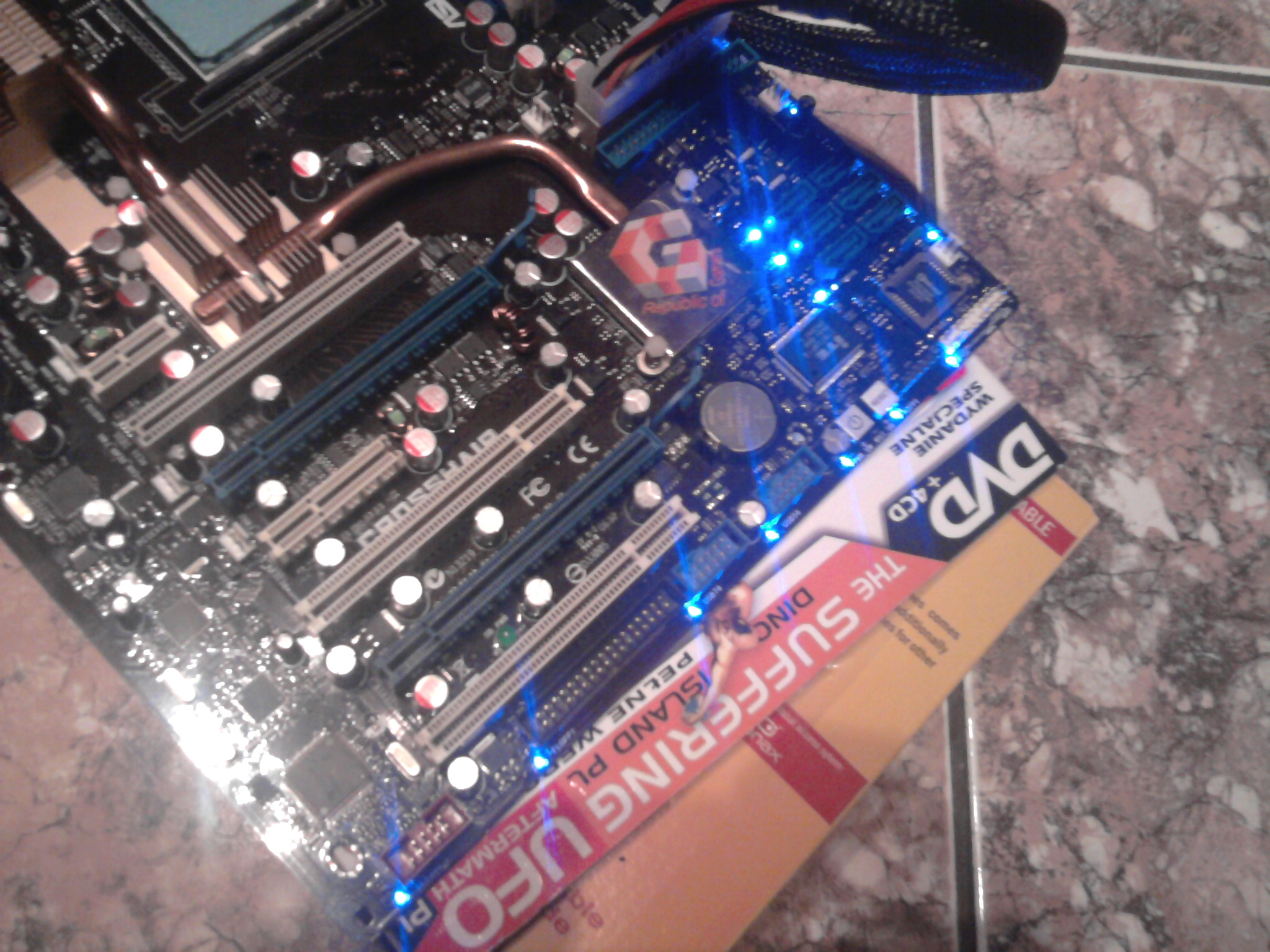 Asus Crosshair 590 Sli Power on i po 5 sec sam się wyłącza