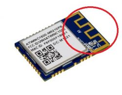 Jak Bluetooth w karcie WiFi+BT (np. Intel 7260) wykorzystuje antenę?