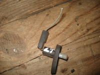 Opel Astra F - Różnice w liczbie kabli czujnika otwarcia drzwi