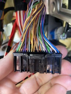 Renault Clio IV 2018 - Jak podłączyć GPS Keratronik Combo Pro pod CAN?