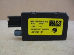 Moduł antenowy Citroën/Peugeot z numerem 9807982580-00 i złączami
