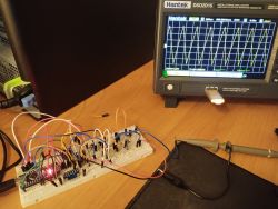 Functional Generator Prototype with AD9833 on Breadboard Functional generator prototype with oscilloscope Hantek.