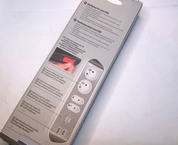 Opakowanie przedłużacza Brennenstuhl Estilo z portami USB.