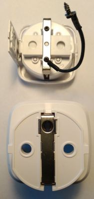 Disassembled EU Smart Wi-Fi Plug Internal view of EU smart Wi-Fi plug