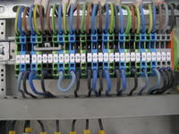 Should the disconnector in the switchboard also disconnect the N line ?