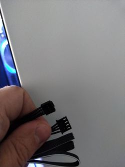 Podłączenie NZXT Cable Comb do obudowy NZXT H710i