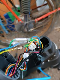 Naprawa, brak reakcji na włącznik po wymianie złącza baterii - Hulajnoga Blaupunkt Esc910