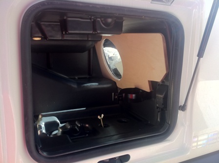 Zabudowa subwoofera w ciezarowce MAN