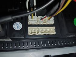 Jak podłączyć tube i wzmacniacz do dotykowego radia bez czincz