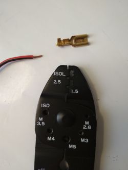 Wielofunkcyjne szczypce Knipex 9721215B, recenzja Wielofunkcyjne szczypce Knipex 9721215B, recenzja