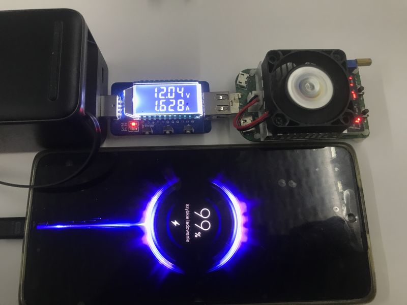 Is it worth buying a more expensive power bank? We test the high-end UGREEN PB726 20 Ah with PD