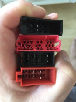 Jak podłączyć tylne głośniki w Audi A3 8P po zmianie radia?