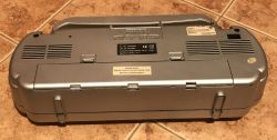 Wnętrze typowego radioodtwarzacza - Kedison Portable Stereo Casette Recorder Wnętrze typowego radioodtwarzacza - Kedison Portable Stereo Casette Recorder