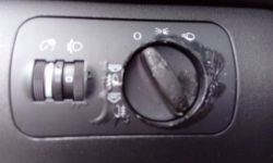 Audi a3 Nie działają głośniki oraz są dziwne ślady na plastikach