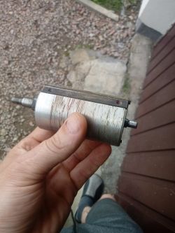 Wyjmowanie łożyska z wałka struga elektrycznego Bosch PHO20-82 - instrukcje i wskazówki