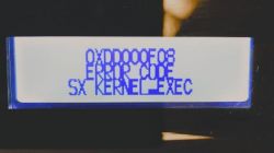 Błąd kodu 0XD0000E08 na ekranie drukarki.