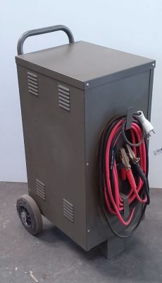 Prostownik 12V/24V kończy ładowanie po 3-4s przy 24V - co sprawdzić?