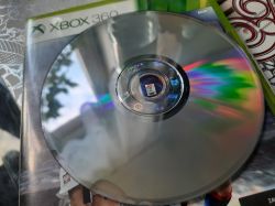 Usuwanie plam z płyty Xbox 360 - metody i techniki czyszczenia