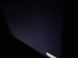 Philips 65PUS7303 - Czarne, jasne plamy na matrycy TV.