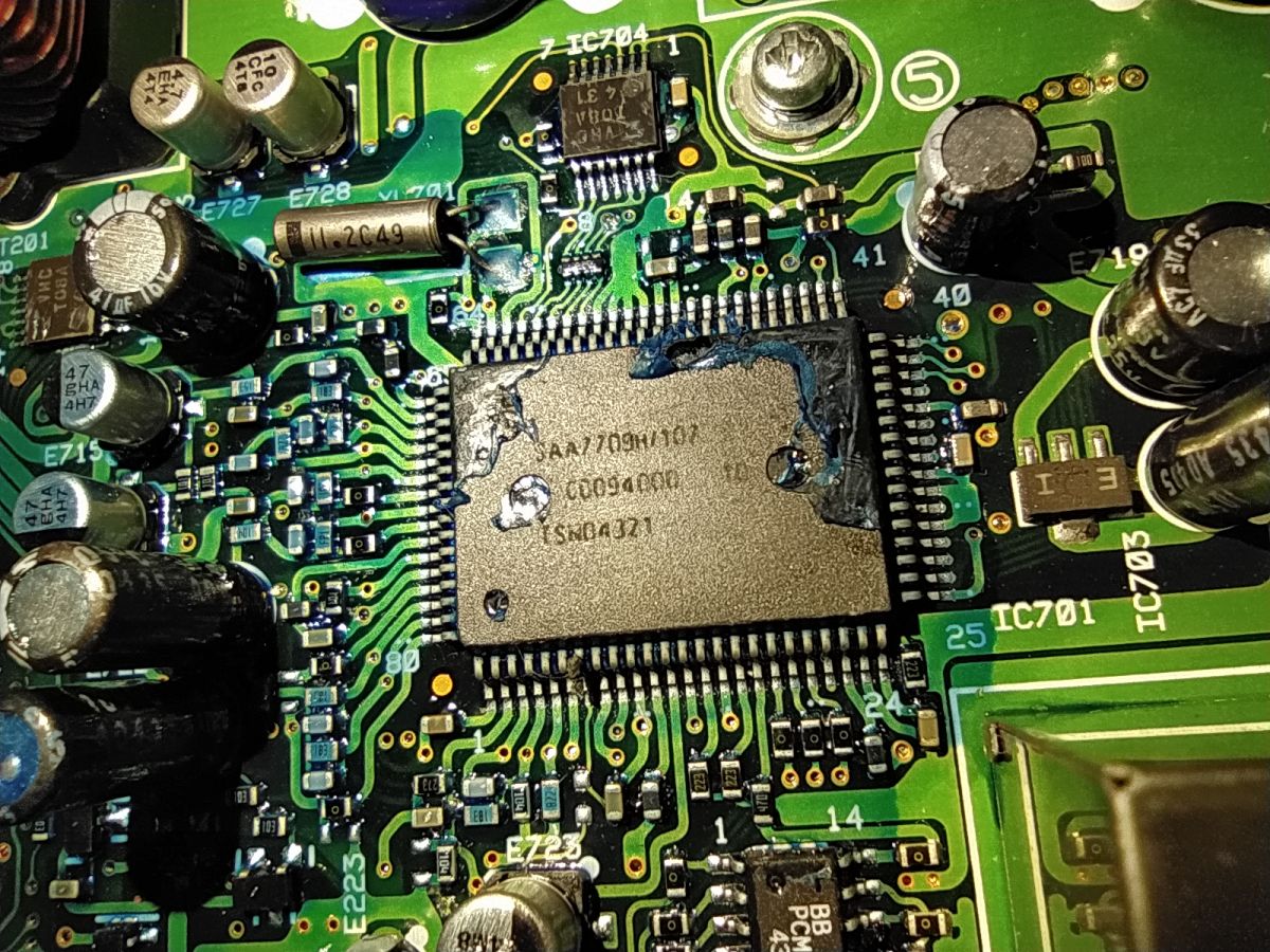 [Rozwiązano] REJ/REC (Chrysler/Jeep/Dodge) - Aux przez CD lub tuner AM ...