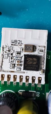 WB2L module with BK7231T chip on a printed circuit board.