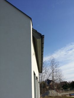 Jakie kamery i system monitoringu do domu z opcją chmury?