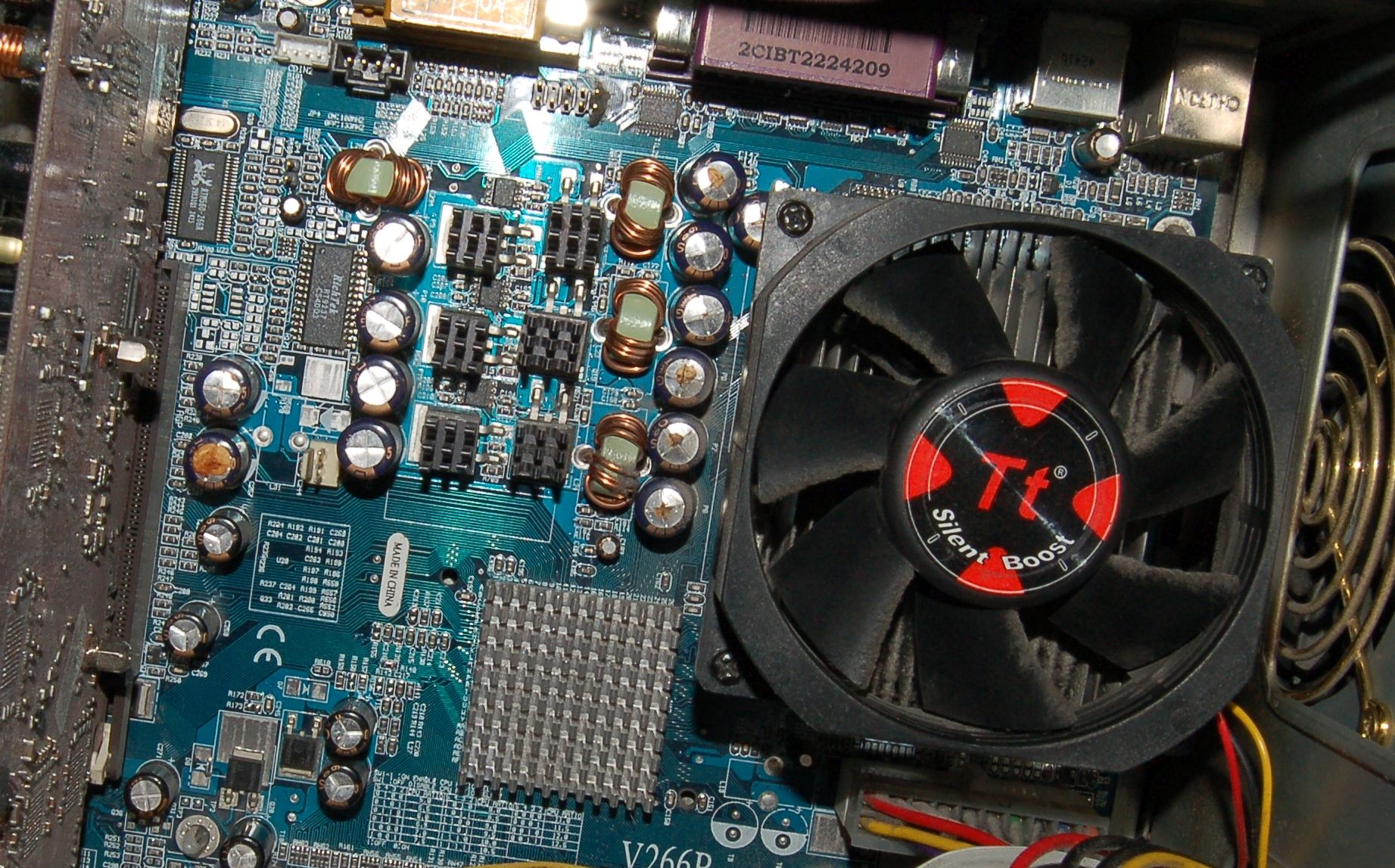 HPC-420-302-DF - Skaczące napięcie 5V, wybrzuszone kondensatory na płycie?
