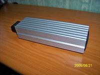 Aluminiowy bloczek z napisem... Co to jest...?