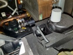 Vaillant Eco Tec Plus - zielonkawy nalot i krople wody na nagrzewnicy