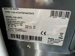 Etykieta informacyjna piekarnika Amica EBI 8873 z danymi technicznymi.