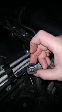 Volkswagen Touran 1.9 TDI - Identyfikacja odpiętej kostki w silniku