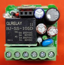 QLRELAY BJ-SS-105D relay module with electronic components on PCB